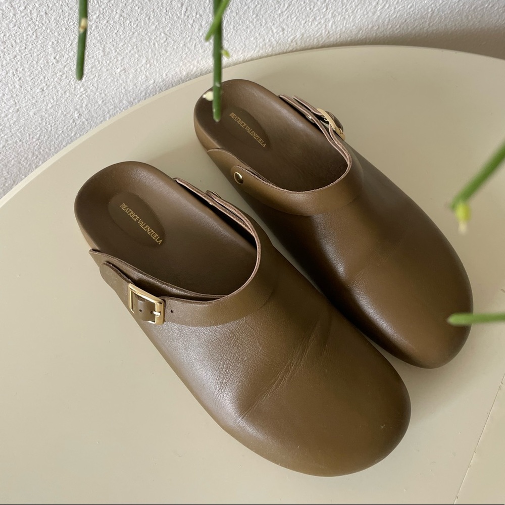 Beatrice Valenzuela Clog - Musk